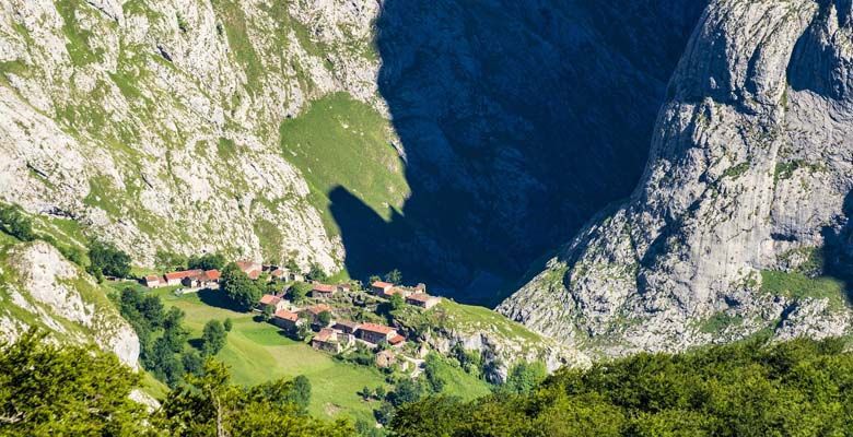 Bulnes – Cabrales… el pueblo más emblemático de los Picos de Europa
