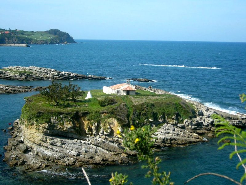 Resultado de imagen de Isla del Carmen Luanco asturias